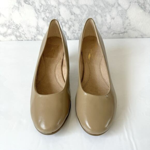 Aerosole heel rest Nude color pumps 2” chunky heel size 7 Red Hot Patent - Picture 1 of 6